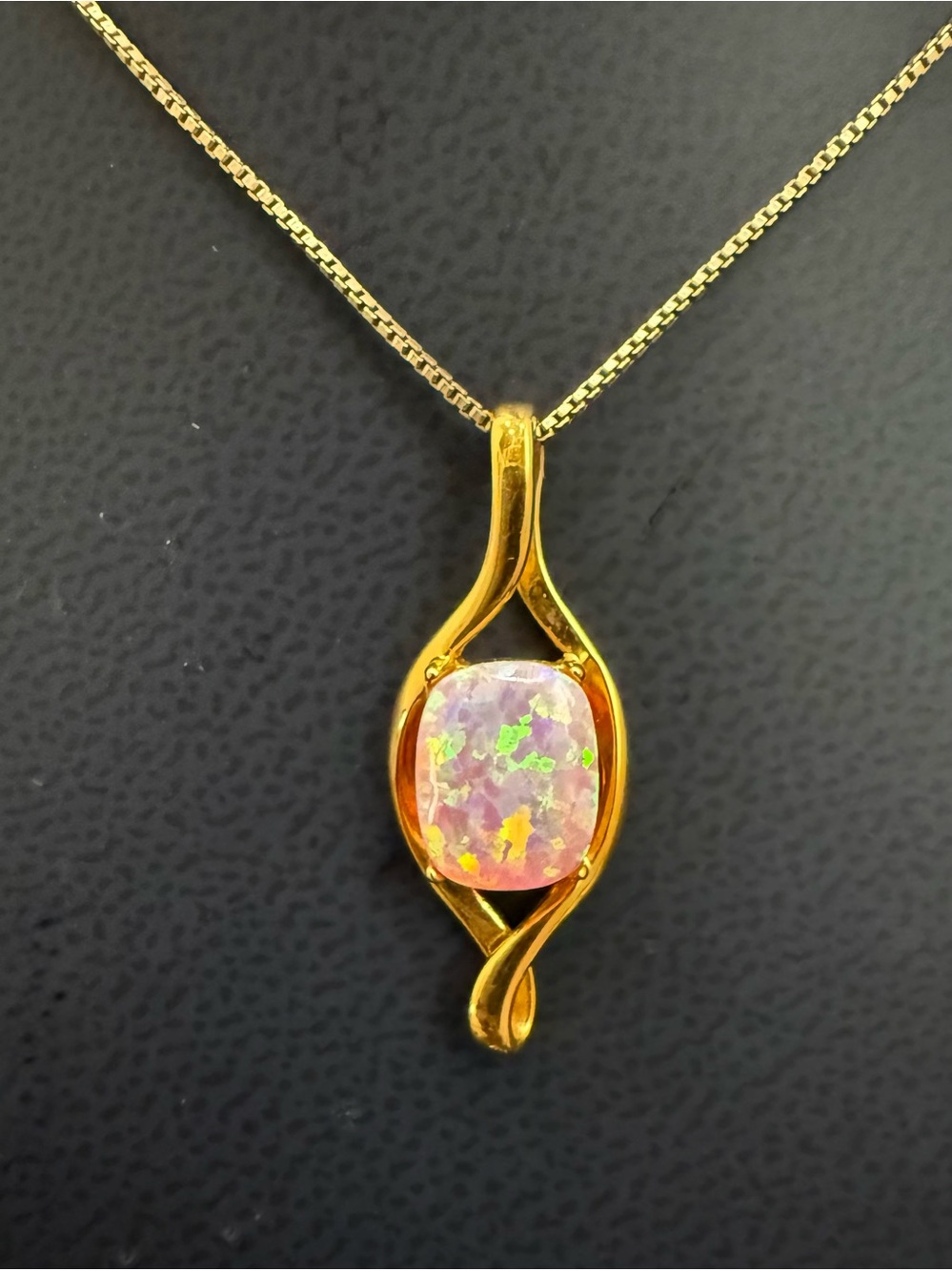 Ross Simons 925 Sterling Gold Vermeil Pink Opal Neon Pendant 18” Necklace 4g.